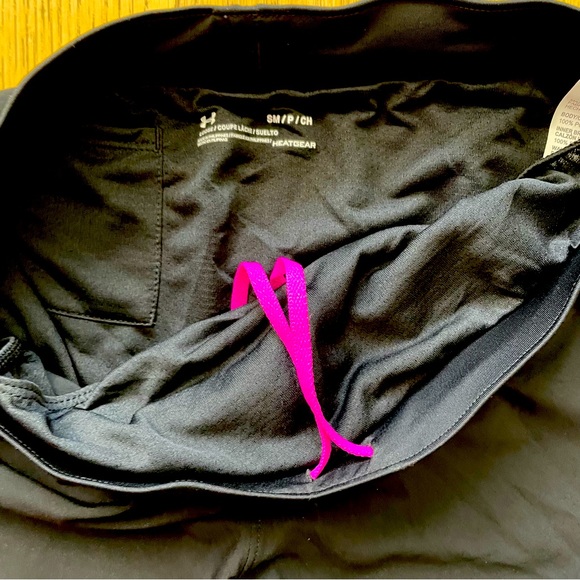 Under Armour Black Pink Tempo Run Shorts NWT - Size S - Picture 5 of 6